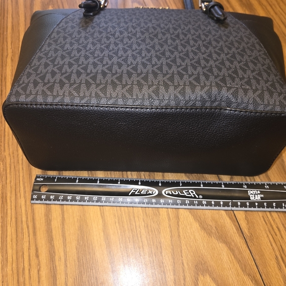 Brand new Michael Kors purse - Picture 4 of 5